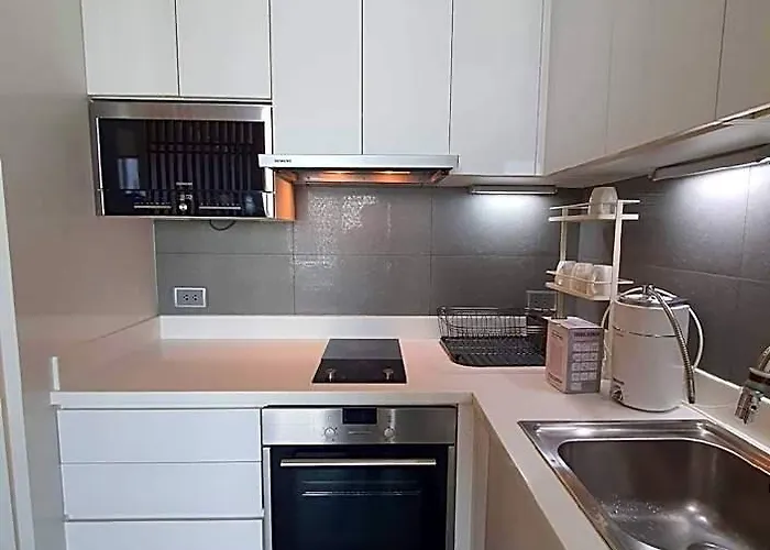 Luxury 1br Near Thong Lo Bts, Pet Friendly 4* Бангкок