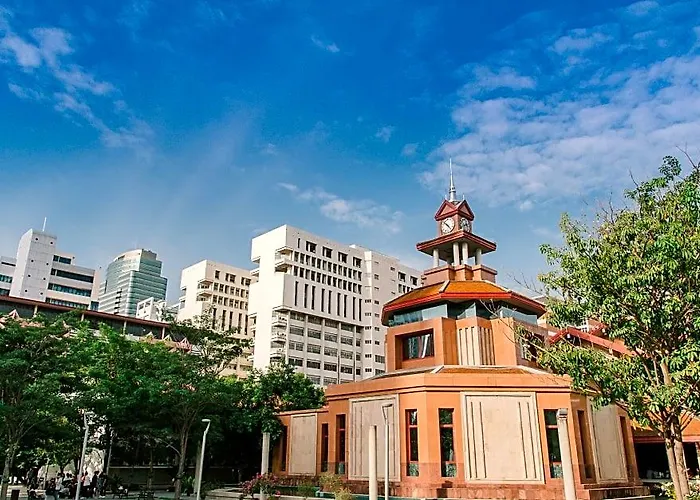 Отель Luxury 1br Near Thong Lo Bts, Pet Friendly 4*